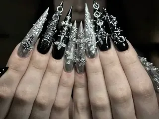 カラー 高橋 真央のネイルデザイン