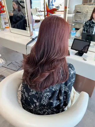 ロング カラー LAVEL AZUSAのヘアスタイル