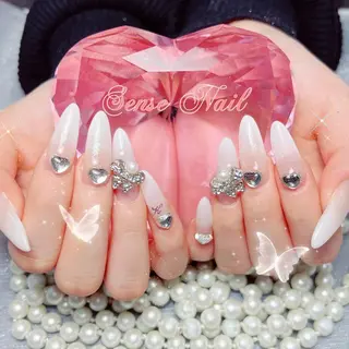 ネイル 🦋 Queenieのネイルデザイン