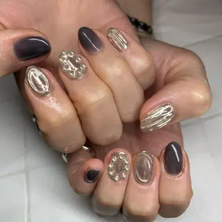 ネイル repos~ルポ~所属・里見 麗のネイルデザイン