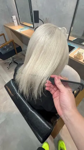 ミディアム motoトップカラー リスト/ブリーチカラのヘアスタイル