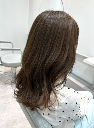 セミロング カラー REM所属・渋谷 とまとのヘアスタイル