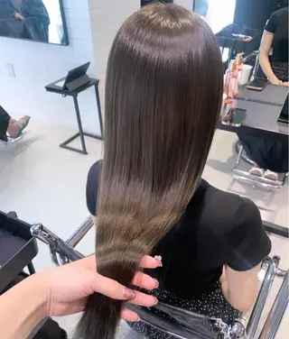 ロング カラー 透明感/オリーブ/ グレージュ/YUKAのヘアスタイル