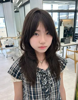 ロング AISA viewNAGOYAのヘアスタイル