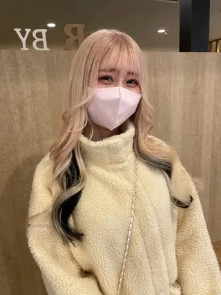 ロング アールバイニーナ所属・R by NINA アールバイニーナのヘアスタイル