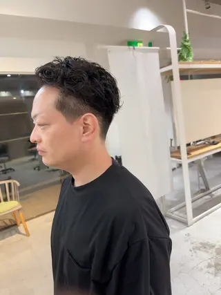 パーマ メンズ 吉田 絵梨奈のヘアスタイル