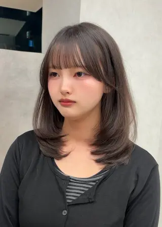 ミディアム 🩵ブリーチ･レイヤ ー/あさか 🩵のヘアスタイル