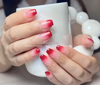 ミディアム R NAILSALONのネイルデザイン