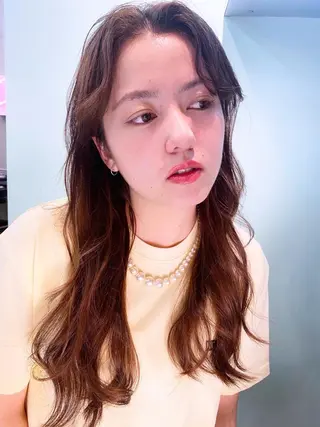 ロング カラー 岡野 静華のヘアスタイル