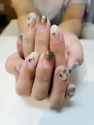 ネイル ビーケア自由が丘所属・えみ えみのネイルデザイン