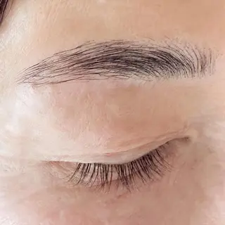 アイブロウ プライベートサロン eeveeのエステ・リラクイメージ