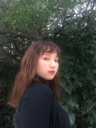 ミディアム カラー tomo🍒パーマ ハイトーン似合わせのヘアスタイル