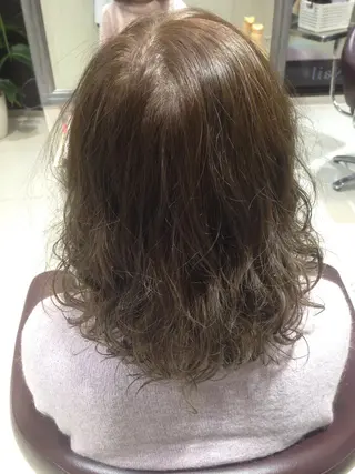 ミディアム セミロング カラー パーマ ✨艶髪✨透明感✨ 山内大樹のヘアスタイル