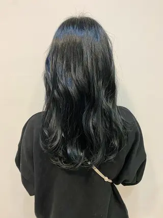 セミロング カラー ioe 岡本のヘアスタイル