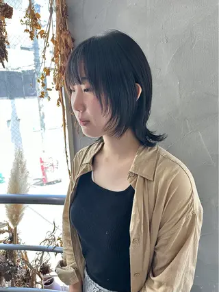 ミディアム ウルフ/レイヤー🪐 MANAのヘアスタイル