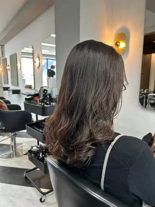 セミロング カラー 圧倒的髪質改善 ✂︎飯島悠介のヘアスタイル