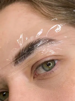 アイブロウ Mr.&Ms.脱毛 YUNAの眉毛・アイブロウイメージ