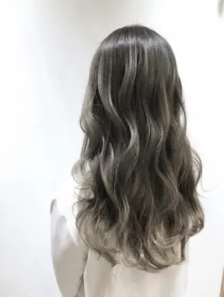 カラー 福元友梨 ディレクター✂️のヘアスタイル