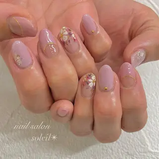 ネイル 粟津 美紀のネイルデザイン