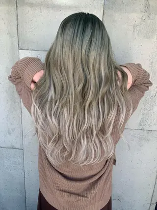 ロング 大内 志穂のヘアスタイル