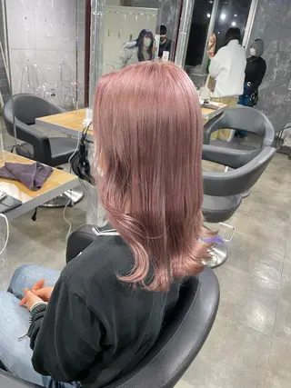 ミディアム カラー パーマ ヘアアレンジ メンズ キッズ ネイル マツエク・マツパ アイブロウ 透明感カラー・レイヤ ー🎀amika🎀のヘアスタイル