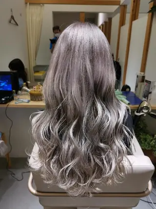 ロング カラー . YULIAのヘアスタイル