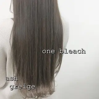 ロング カラー レイヤーカット 透明感カラーのヘアスタイル