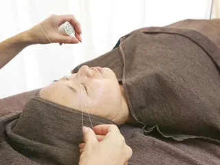 アイブロウ ハーブピーリング/韓国肌管理/フェイシャル/毛穴洗浄/眉毛/顔脱毛【糸脱毛専門】rev所属・ハーブピーリング🌹 毛穴洗浄❤️眉waxのエステ・リラクイメージ