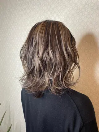 ショート カラー サロンド・かわの所属・岡野 咲絢【Saaya.】のヘアスタイル