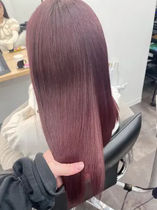 ロング カラー mai🐷髪質改善 🖤透ける暗髪🖤のヘアスタイル