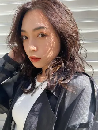 セミロング カラー GiseL アンリのヘアスタイル