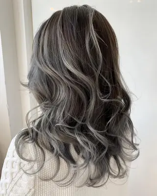 ロング カラー パーマ ヘアアレンジ 【公式】amble luxe池袋東口🩷のヘアスタイル