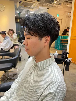 パーマ メンズ RIN／韓国ヘア レイヤーカットのヘアスタイル