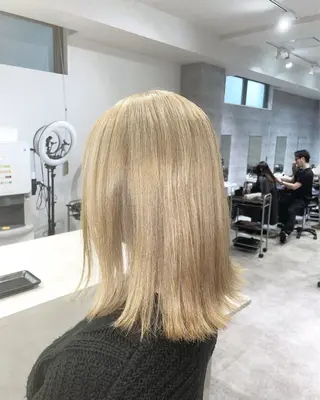 ミディアム カラー _WHITE難波店【アンダーバーホワイト】所属・鬼塚脇 一輝のヘアスタイル