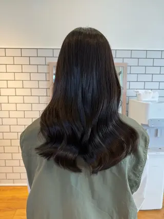 ロング カラー 吉留 文月のヘアスタイル