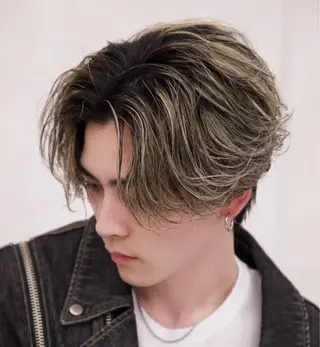 カラー パーマ バレイヤージュ ／ ユウイのヘアスタイル