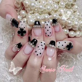 ネイル ショート カラー パーマ ヘアアレンジ メンズ キッズ マツエク・マツパ アイブロウ Bunny 🐰のネイルデザイン