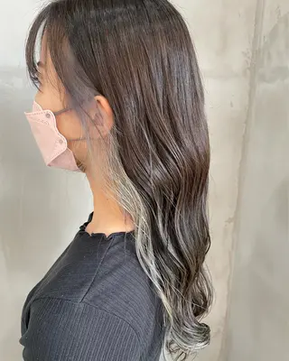 カラー 益 佑夏のヘアスタイル