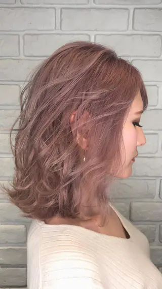 ミディアム カラー 森本 笑のヘアスタイル