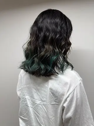 ミディアム カラー Little Cue所属・木村 響のヘアスタイル