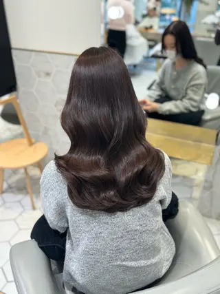 ロング カラー costes 今井芽依のヘアスタイル