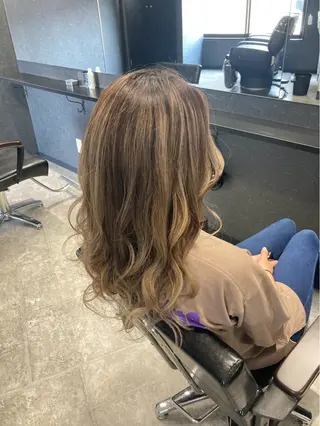 カラー ももか bAteAuのヘアスタイル