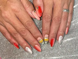 ネイル VIERU 🌈🎀💖のネイルデザイン