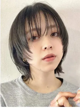 ミディアム 未 来カットモデル無料のヘアスタイル