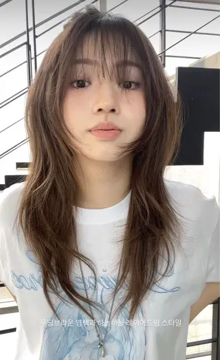 セミロング 韓国アンニュイ/ アミのヘアスタイル