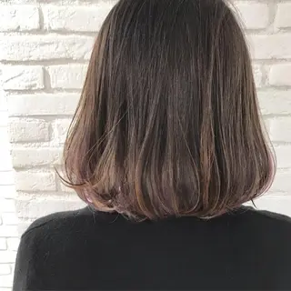 ミディアム 伊 杏のヘアスタイル