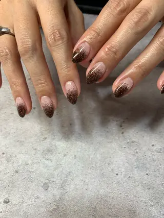 ネイル THECOLORS所属・近貞 莉奈のネイルデザイン