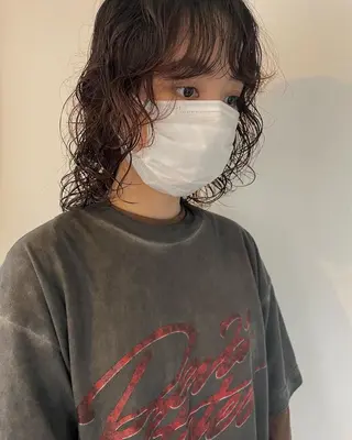 ミディアム パーマ 佐伯 和佳のヘアスタイル