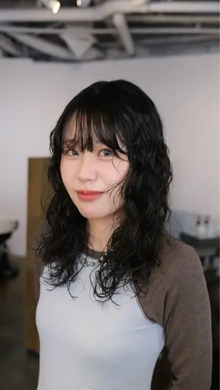 セミロング BELO 大阪店所属・BELO OSAKA カエデのヘアスタイル