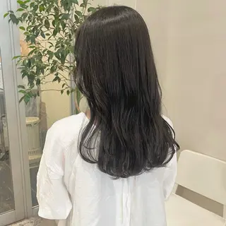 セミロング SiLO yuri andoのヘアスタイル